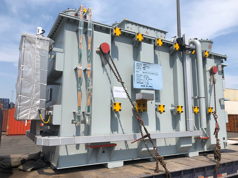 Tianjin Port exports to West Africa heavy cargo, transformers with individual weights ranging from 68 to 80 tons.